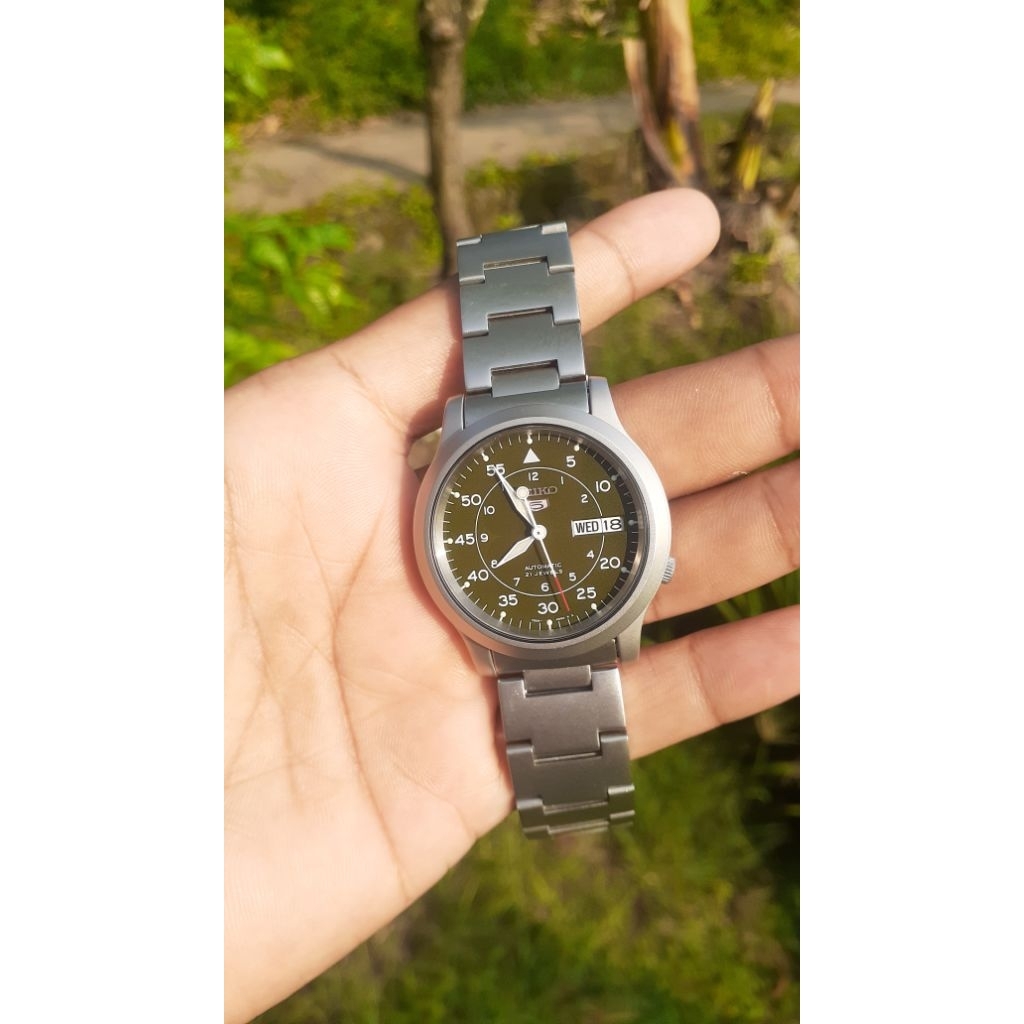 Seiko 5 military SNK805 Green Dial.