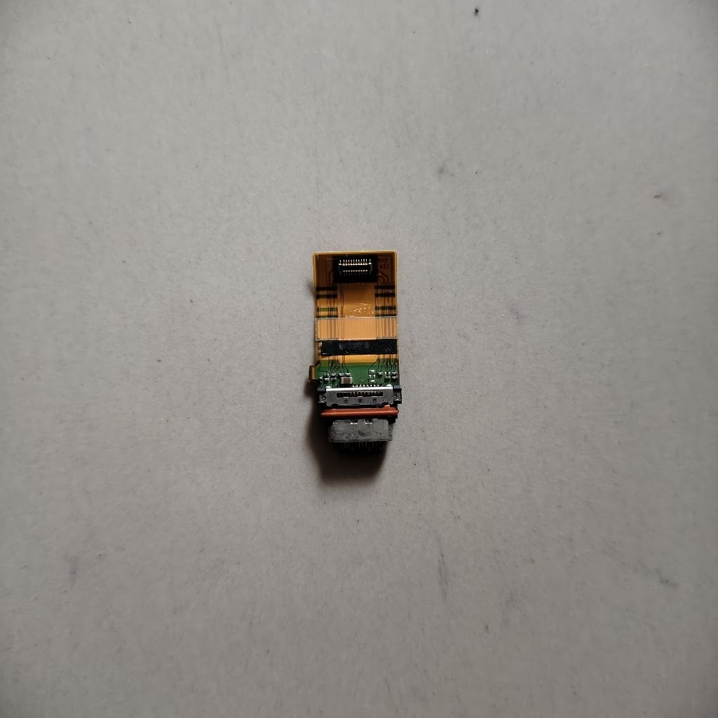 Promo  Flexible Charger Pleksible Cas Sony Xperia XZ1 cabutan normal tested mulus no minus siap raki