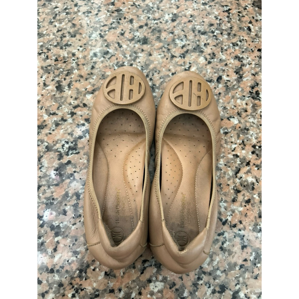 preloved hush puppies samantha flat shoes