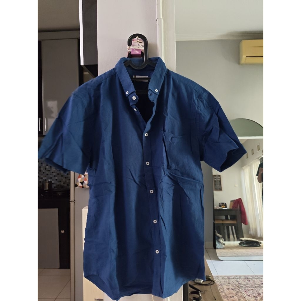 Baju kemeja pria biru tua