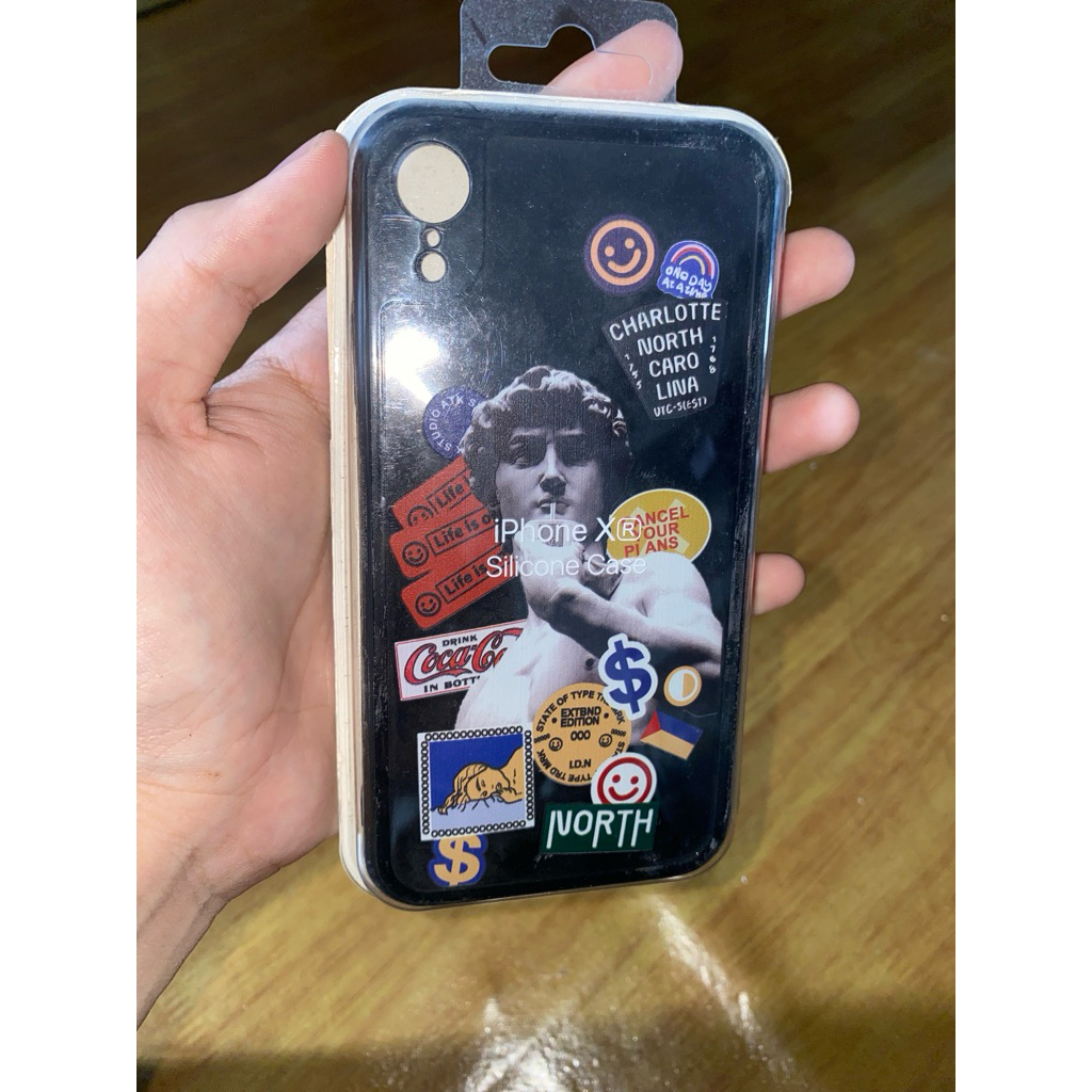 Case iphone XR HITAM AESTHETIC