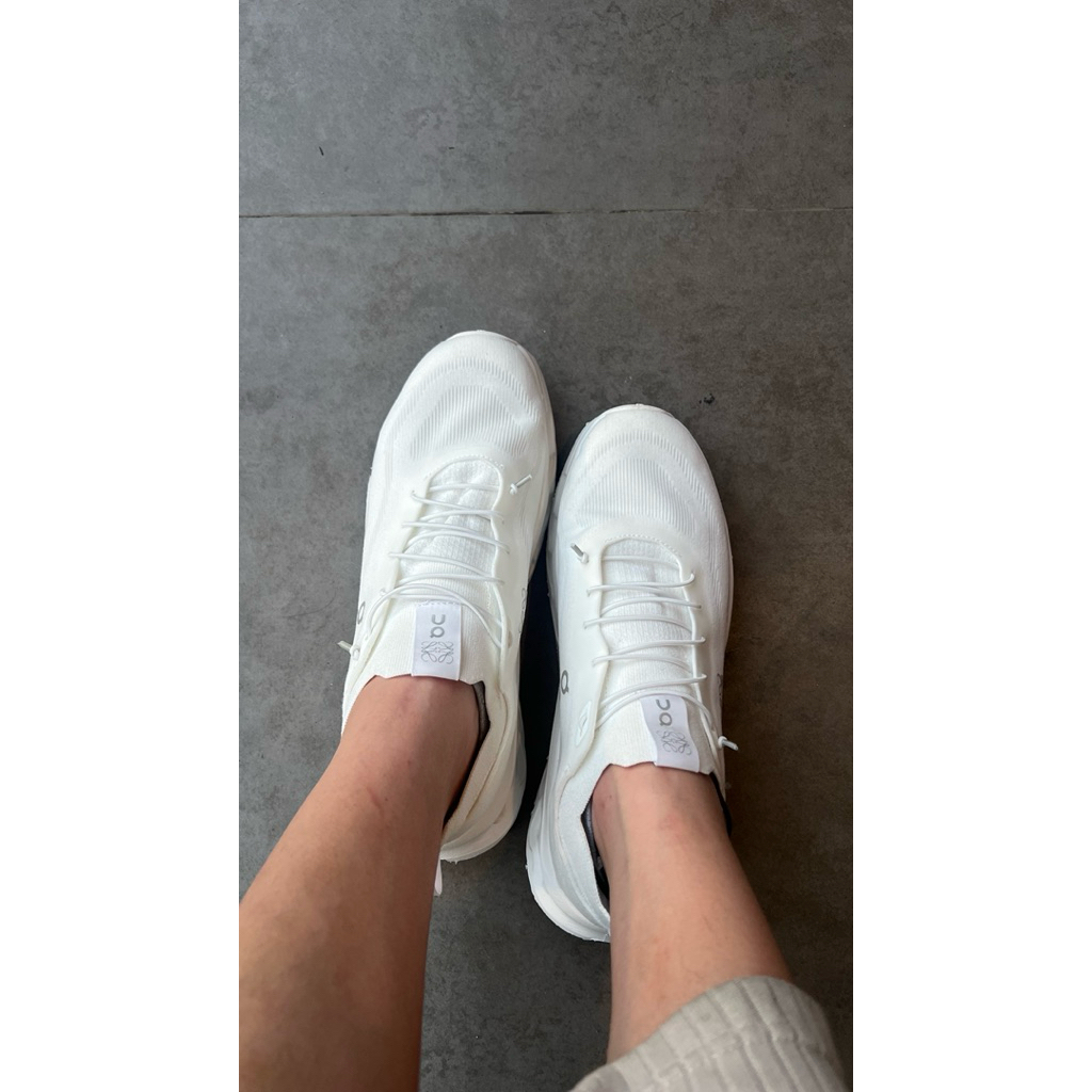 loewe on cloud shoes sepatu lari