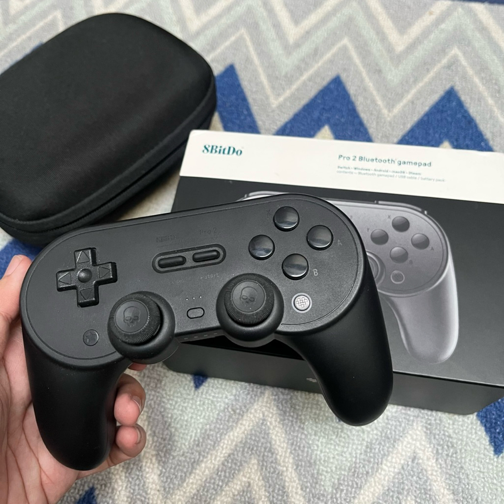 8bitdo pro 2 bluetooth gamepad with case