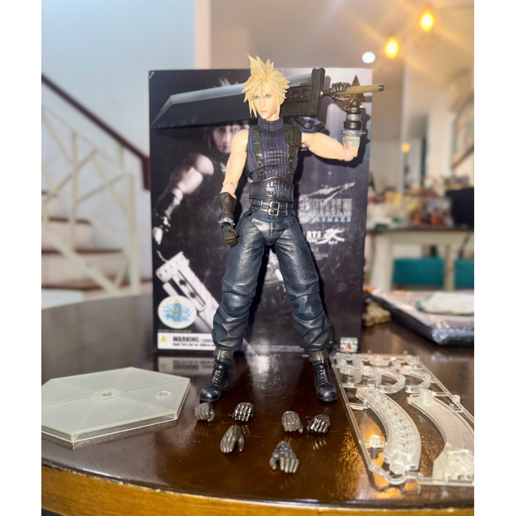 play arts cloud remake version 1 original (BIB)