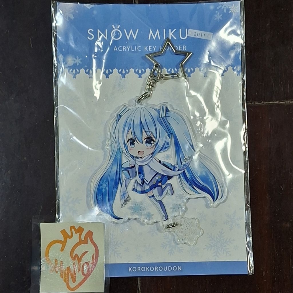 Vocaloid snow hatsune miku acrylic keychain