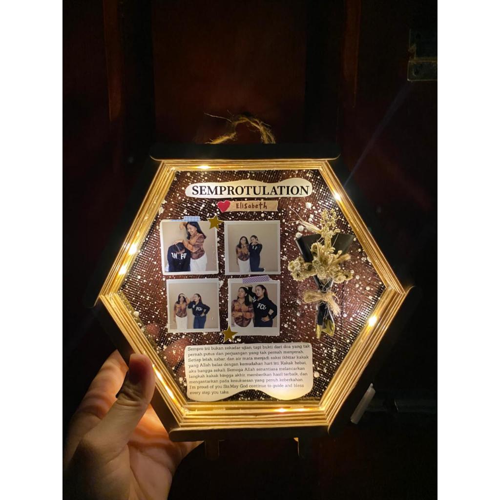 Frame/Figura Hexagonal 3D.kado ultah/kado Anniversary/kado wisuda