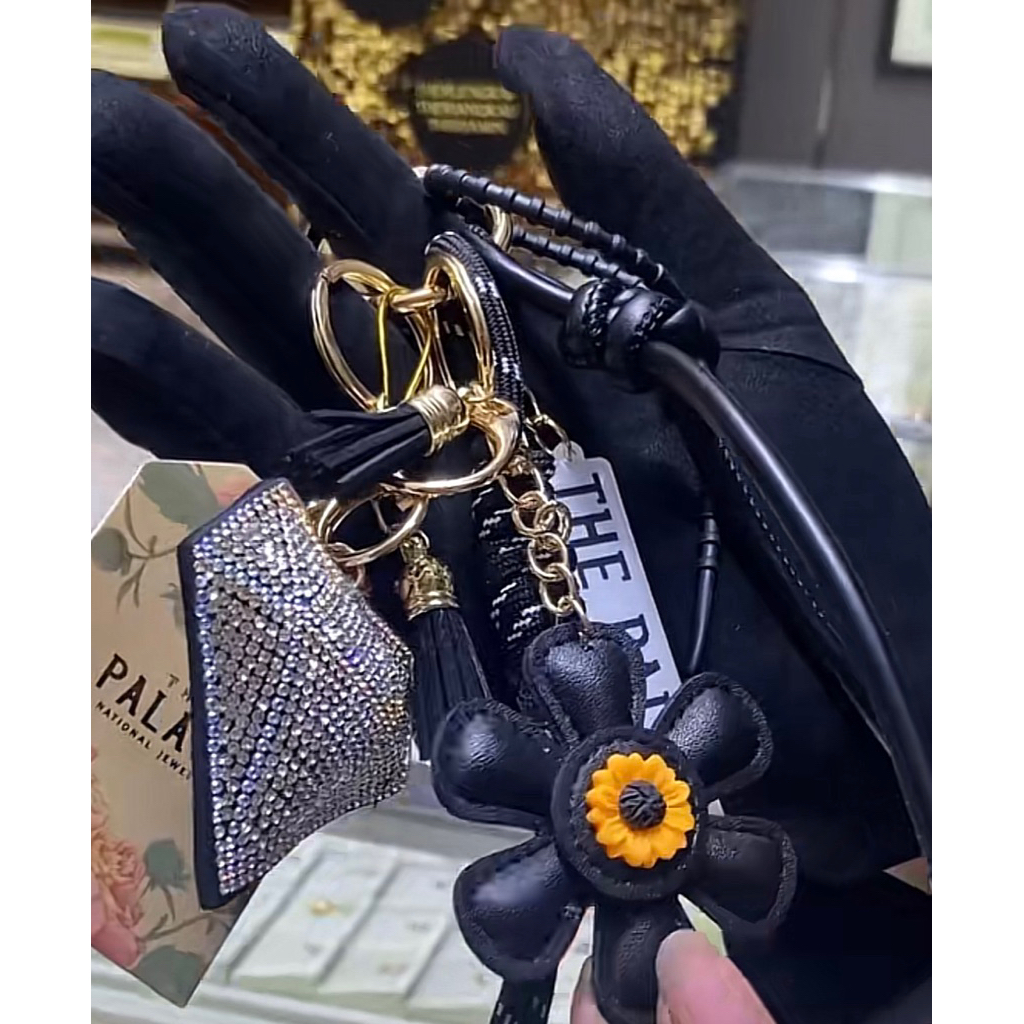 bag charm the palace bukan cry baby