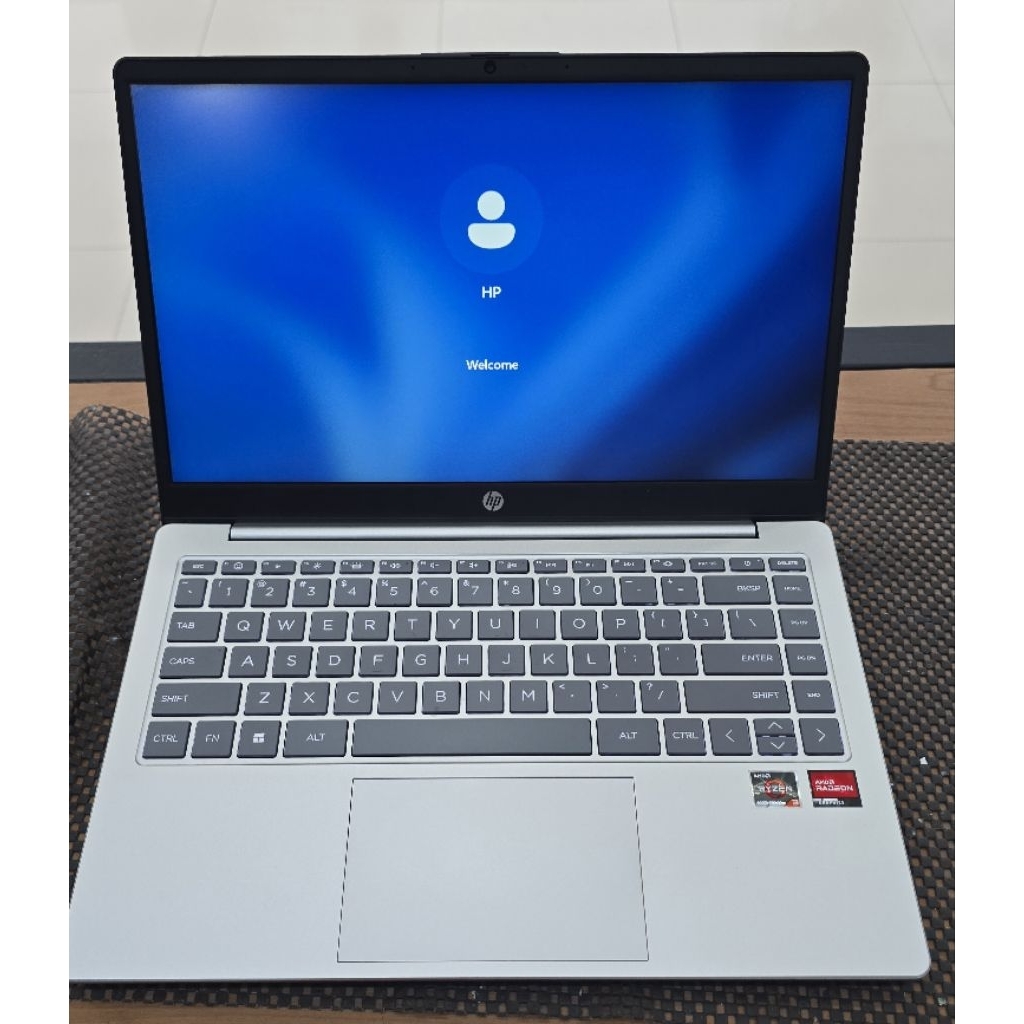 Hp Laptop 14 ryzen 3 - 7320