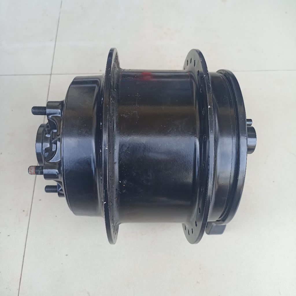 tromol roda belakang rear hub wheel Honda steed 400 shadow cbx400 Original