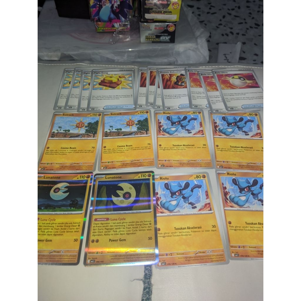 bulk riolu, lunatone,sorlock card pokemon