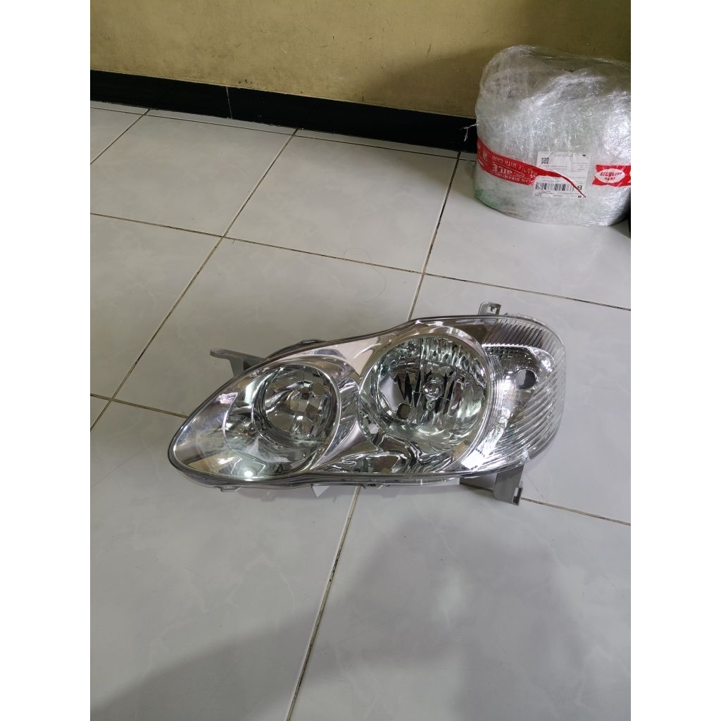 Headlamp toyota Corolla altis thn 2001, 2002, 2003, 2004, 2005 orisinil baru.