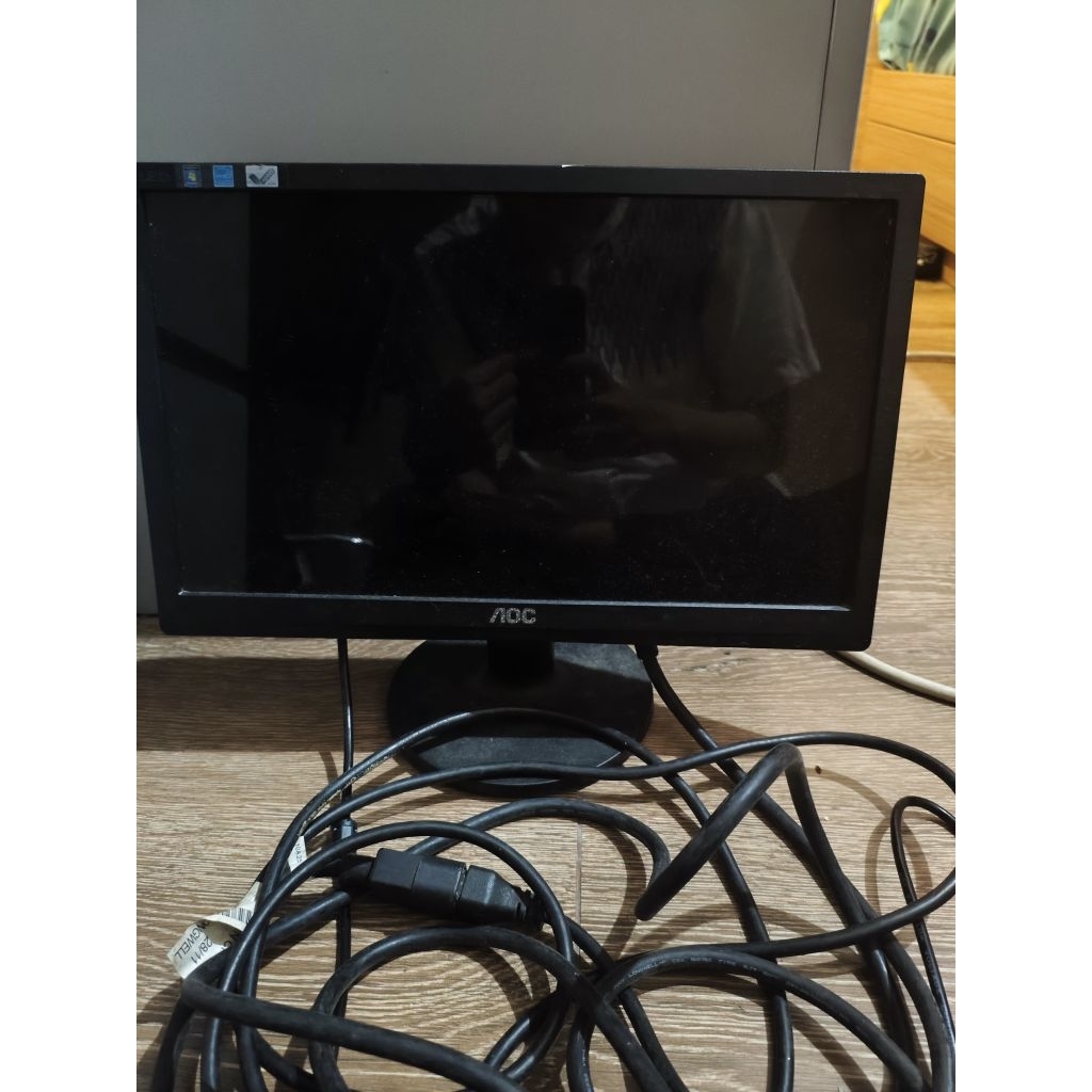 Monitor AOC second bekas