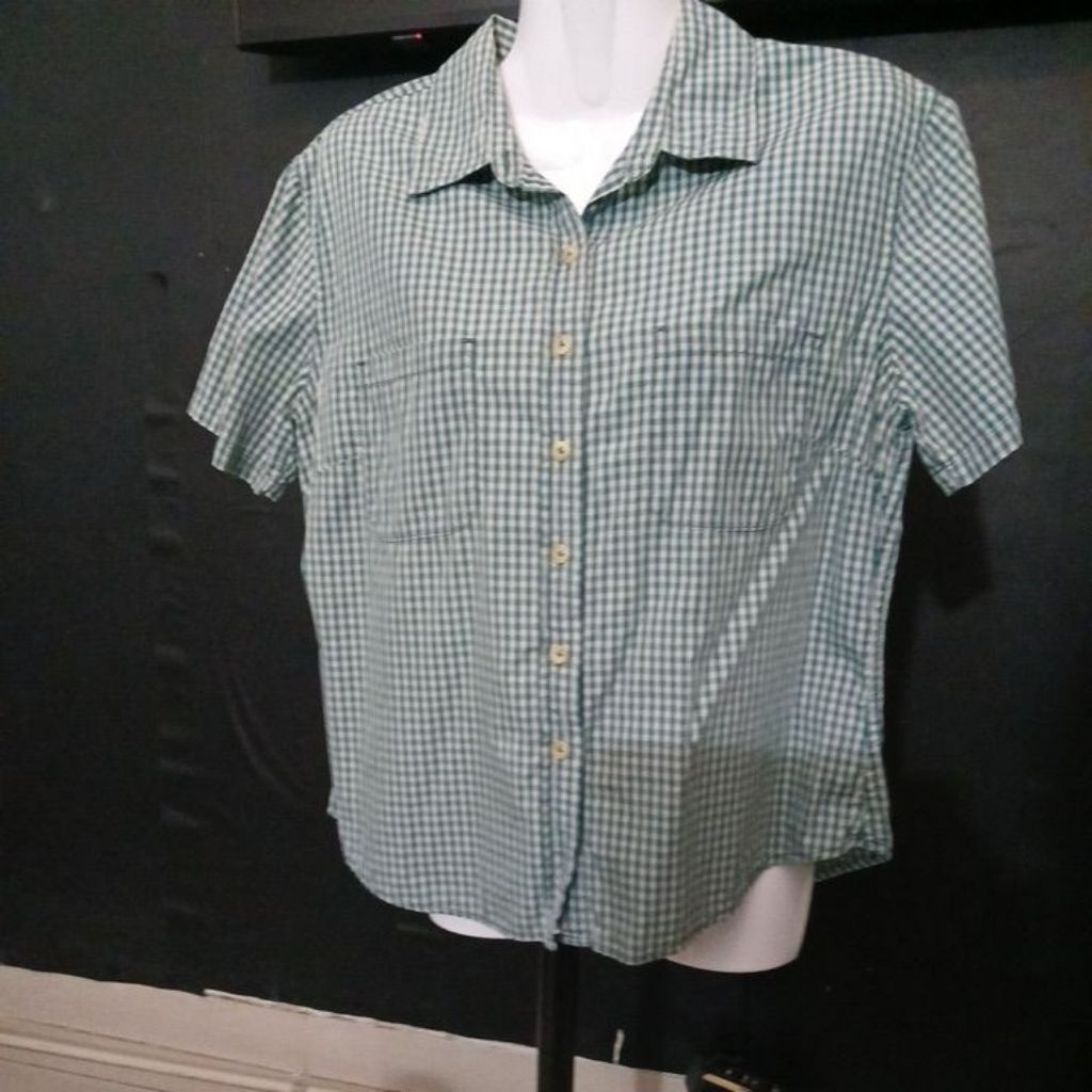 kemeja pria wanita size M kotak-kotak merek eddie bauer