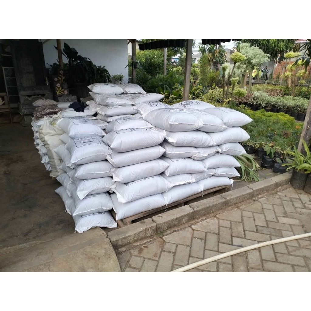 Pupuk Tanaman/buah/sayur  Kohe Ayam Unggul Super Kering Karung 10KG