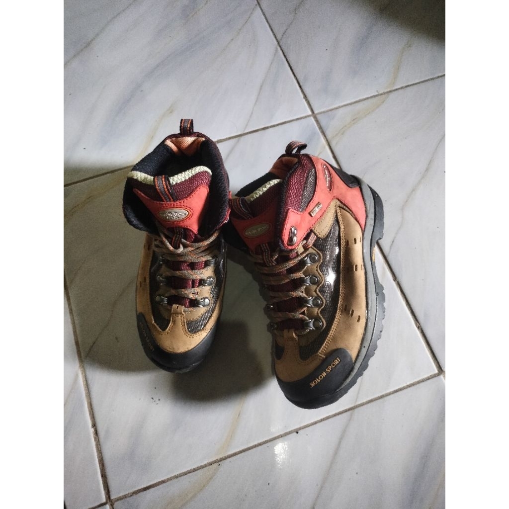 size 38 (24,5cm) sepatu gunung kolon sport goretex high vibram ori
