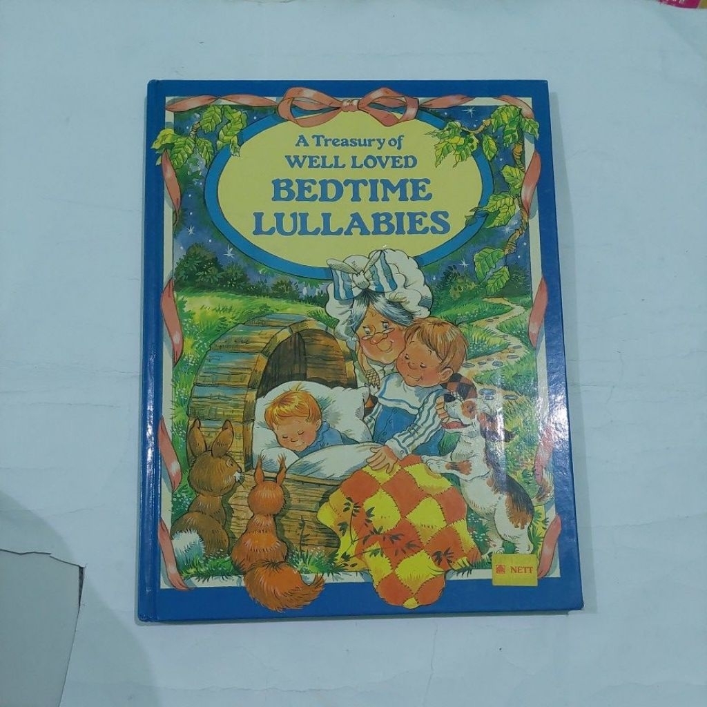 A TREASURY OF WELL LOVED BEDTIME LULLABIES