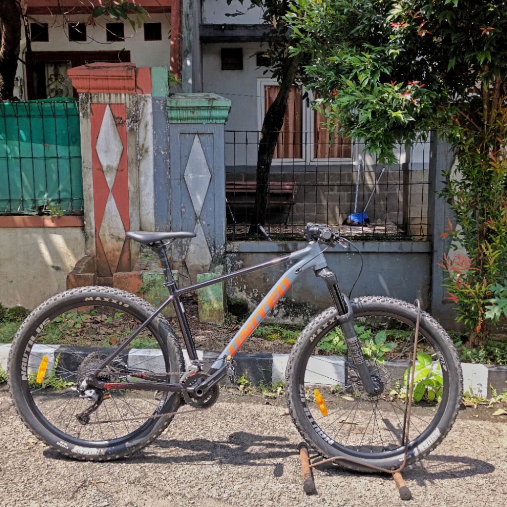 UNITED CLOVIS 5.0 *preloved