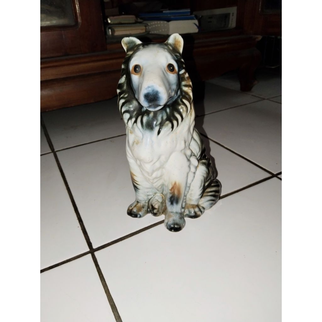 Pajangan Patung Anjing Preloved