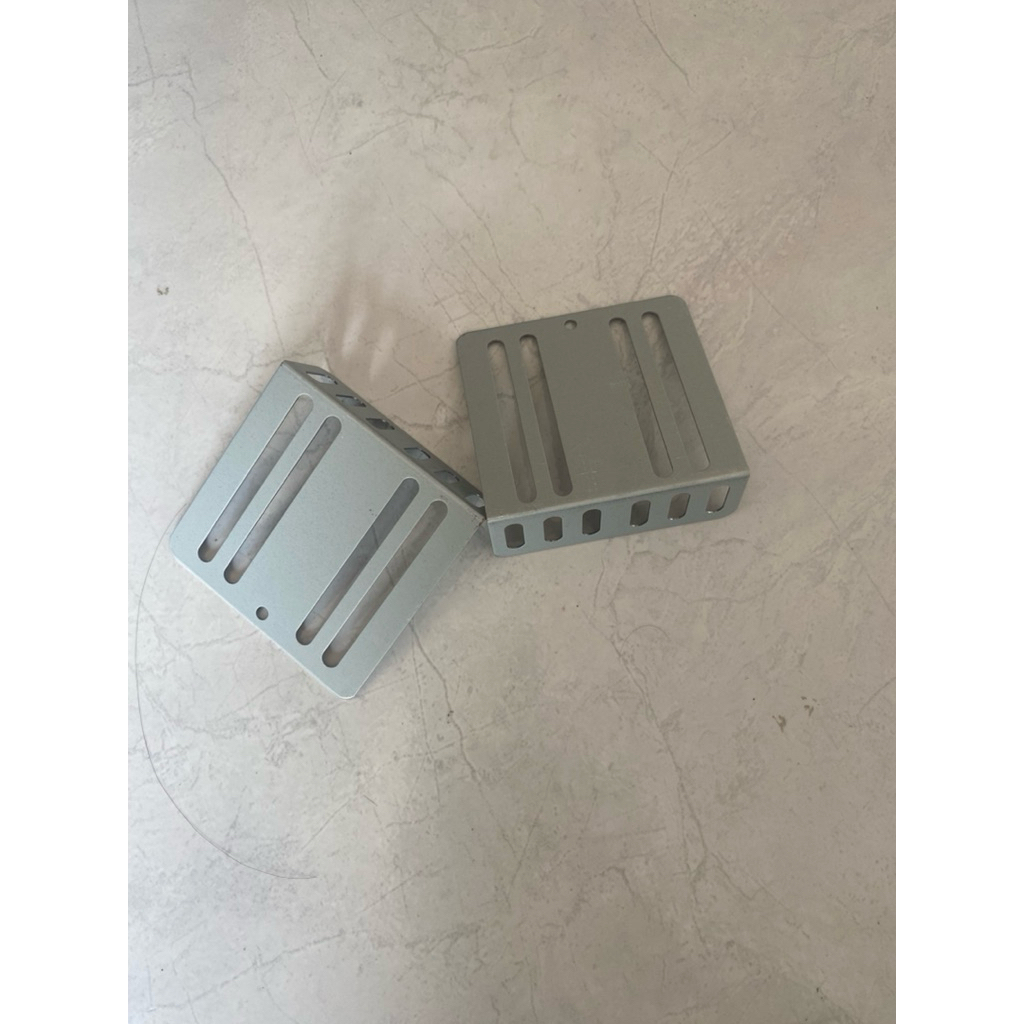 bracket/dudukan headunit universal