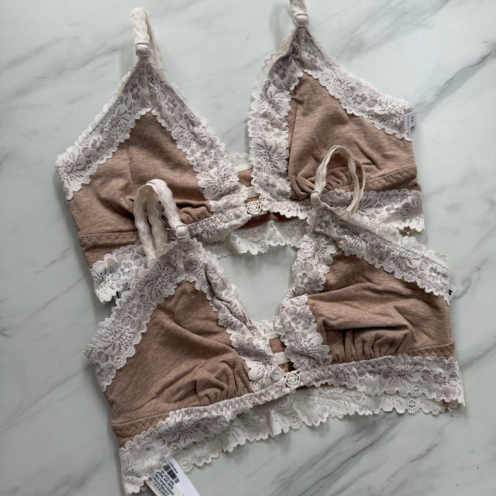 Pink Victoria’s Secret Bra Tanpa Kawat