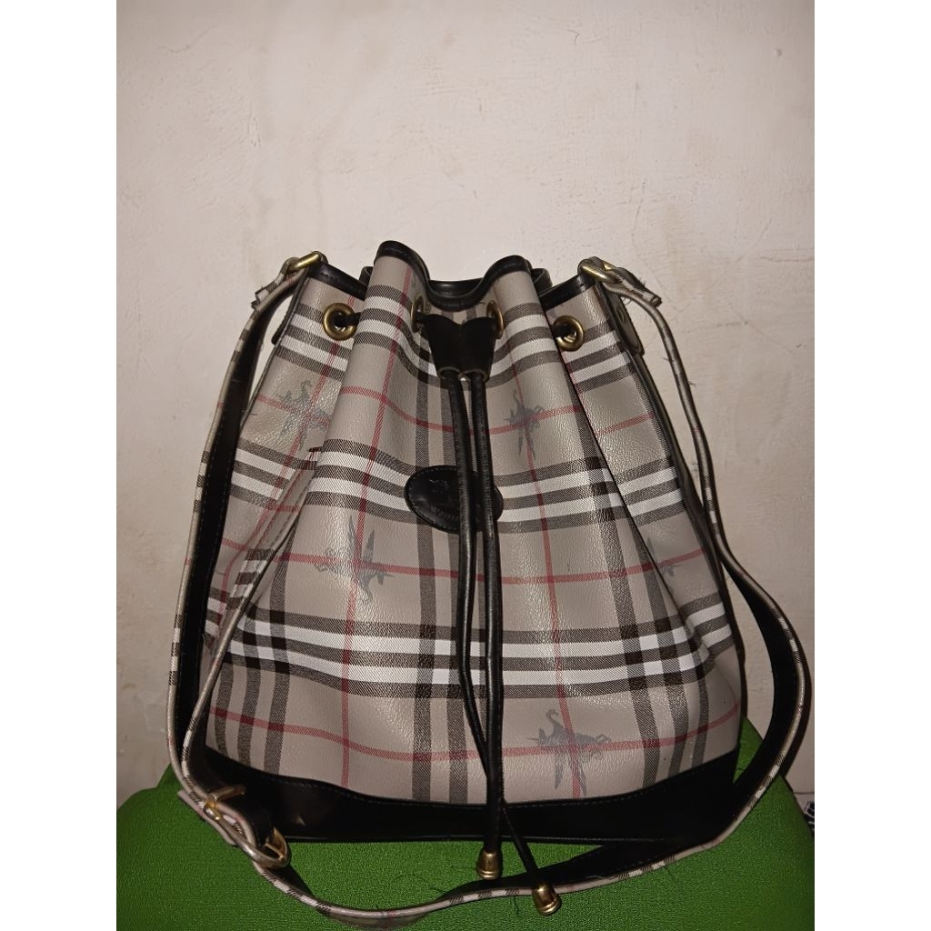 BucketBag-Ala ala Burberry Vintage Grey (Tas Serut)