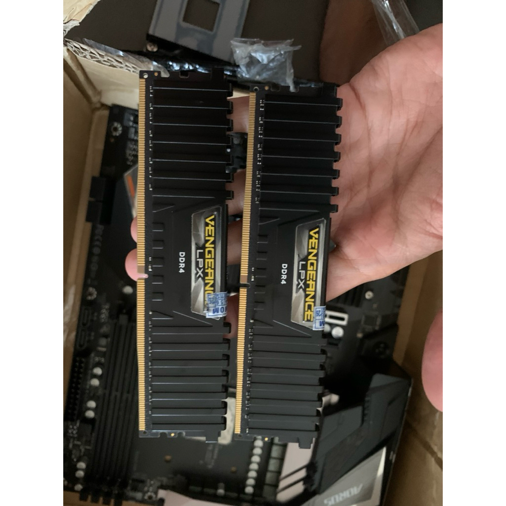 RAM DDR4 16Gb CORSAIR vegence LPX 2666mhz
