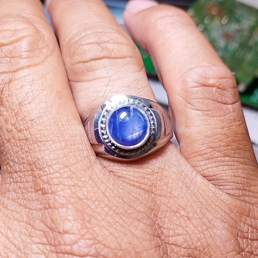 BLUE STAR  SAFIR ( sapphire ) BURMA ( Myanmar )