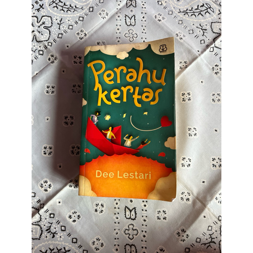 PRELOVED NOVEL DEE LESTARI - PERAHU KERTAS