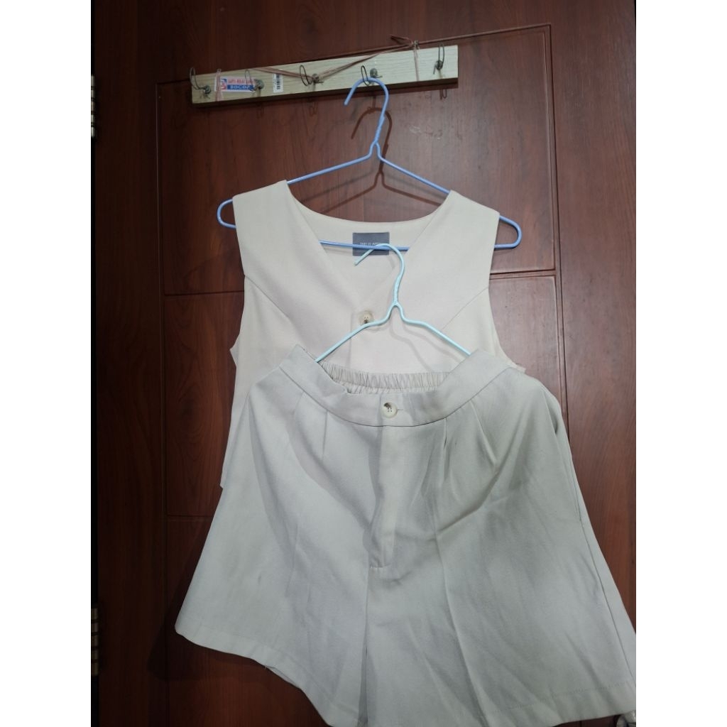 preloved one set this is april