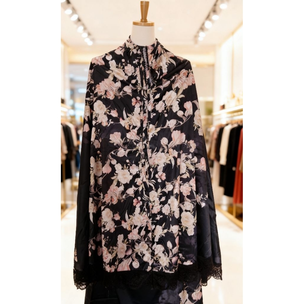 mukena hitam motif bunga silk