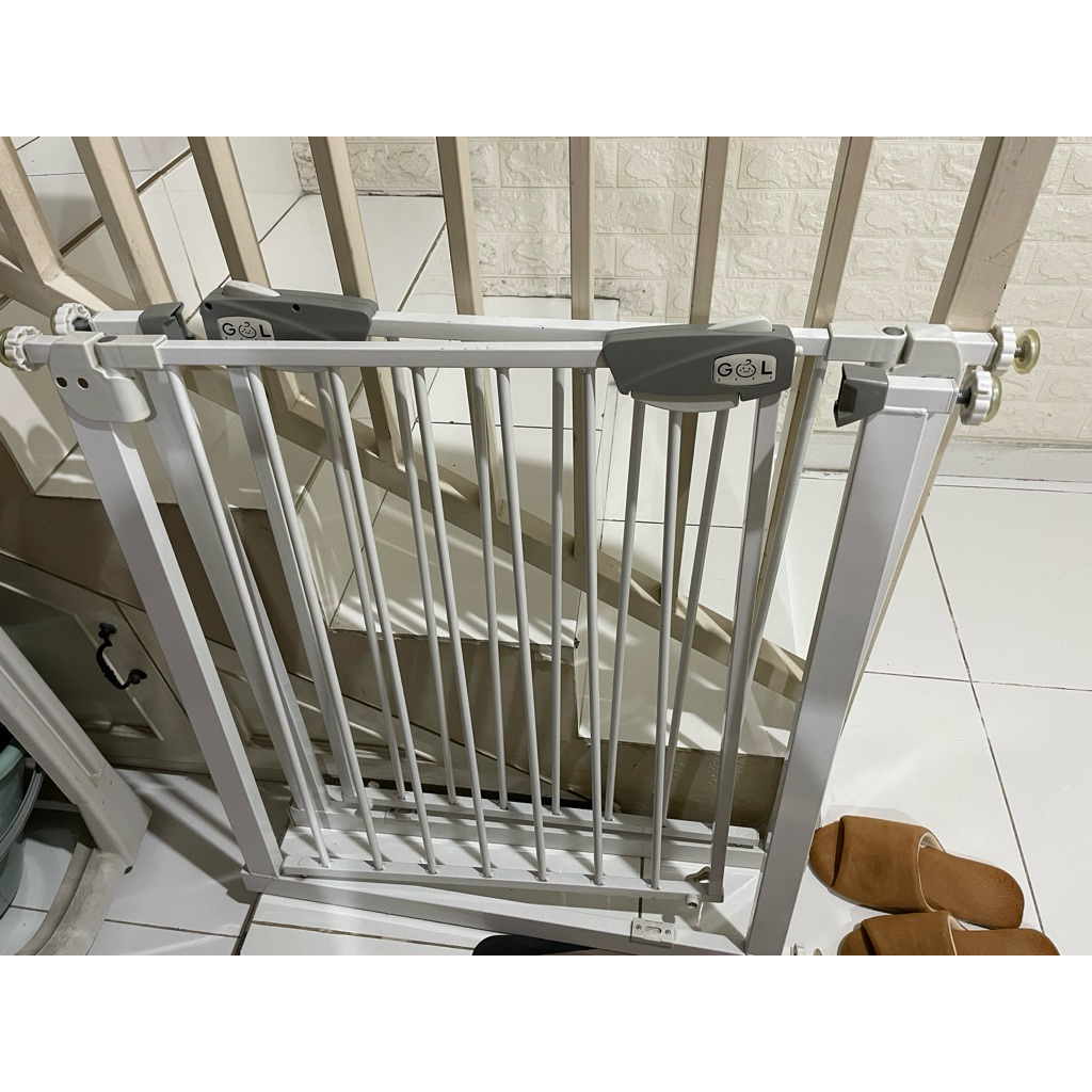 [preloved] GOL Baby Safety Gate 76 cm - Pagar Bayi Tanpa Bor, Instalasi Mudah, Triple Lock