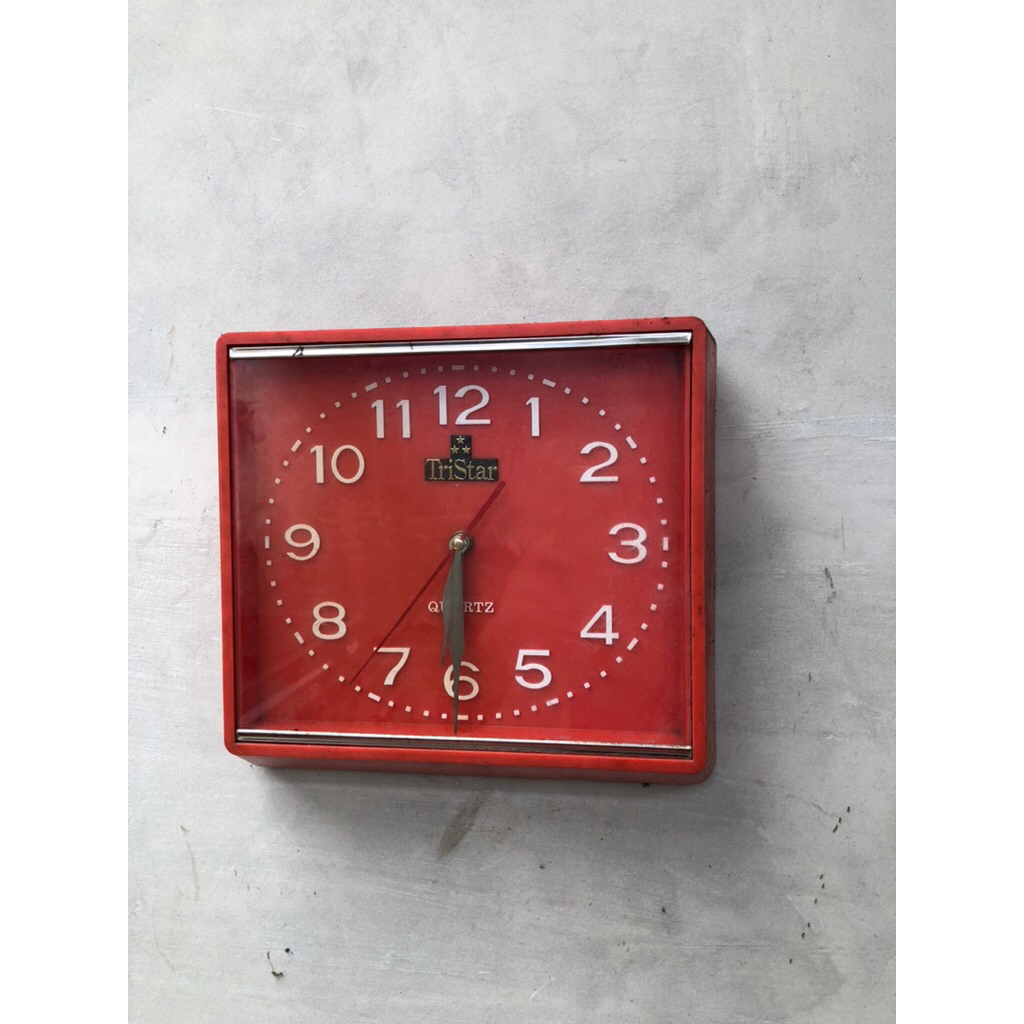 Vintage jam dinding jadul