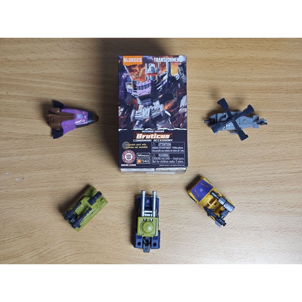 tanpa onslaugh set Bruticus box combiner segel, lainnya sudah rakit