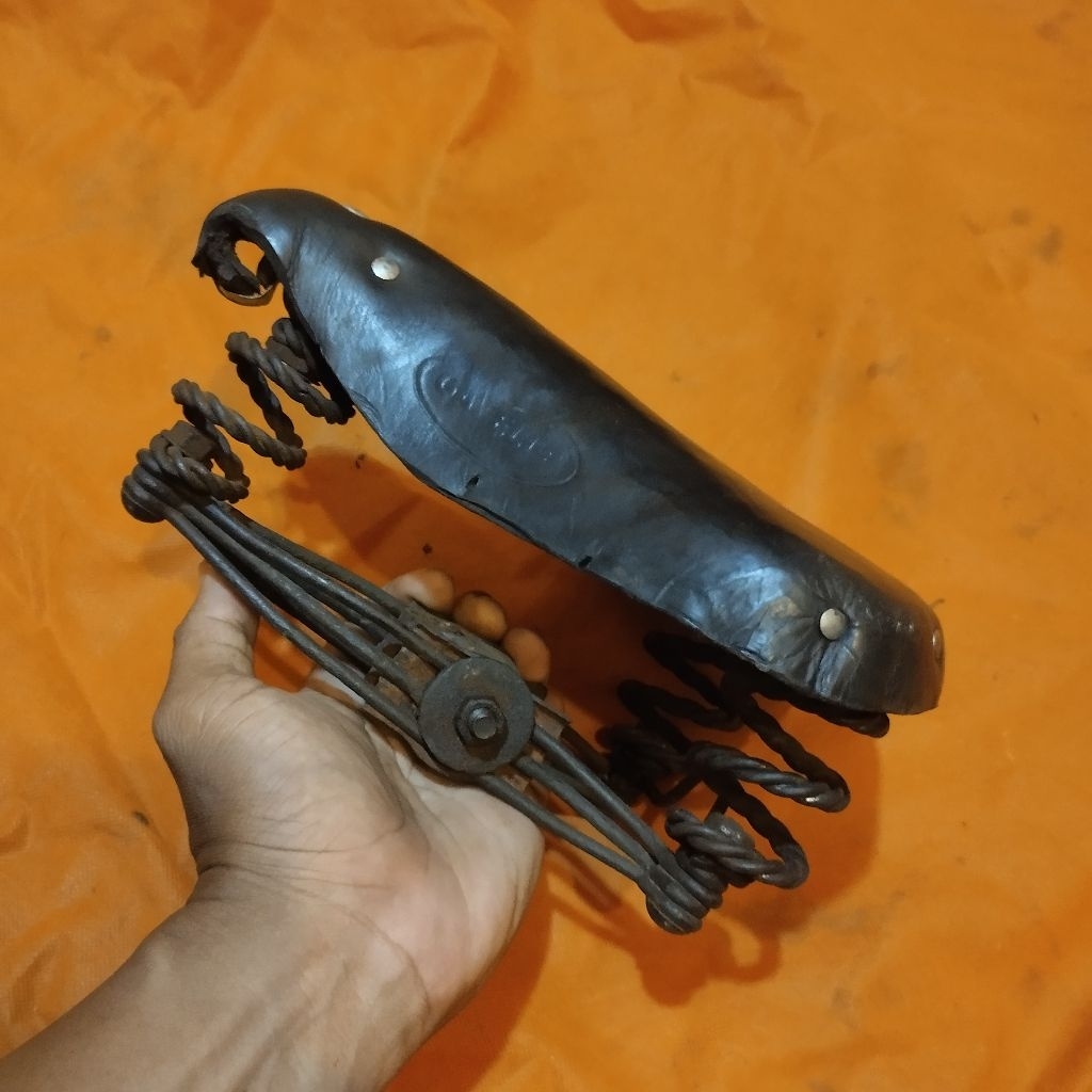 Sadel sepeda onthel dames kuno klasik nyaman dipakai