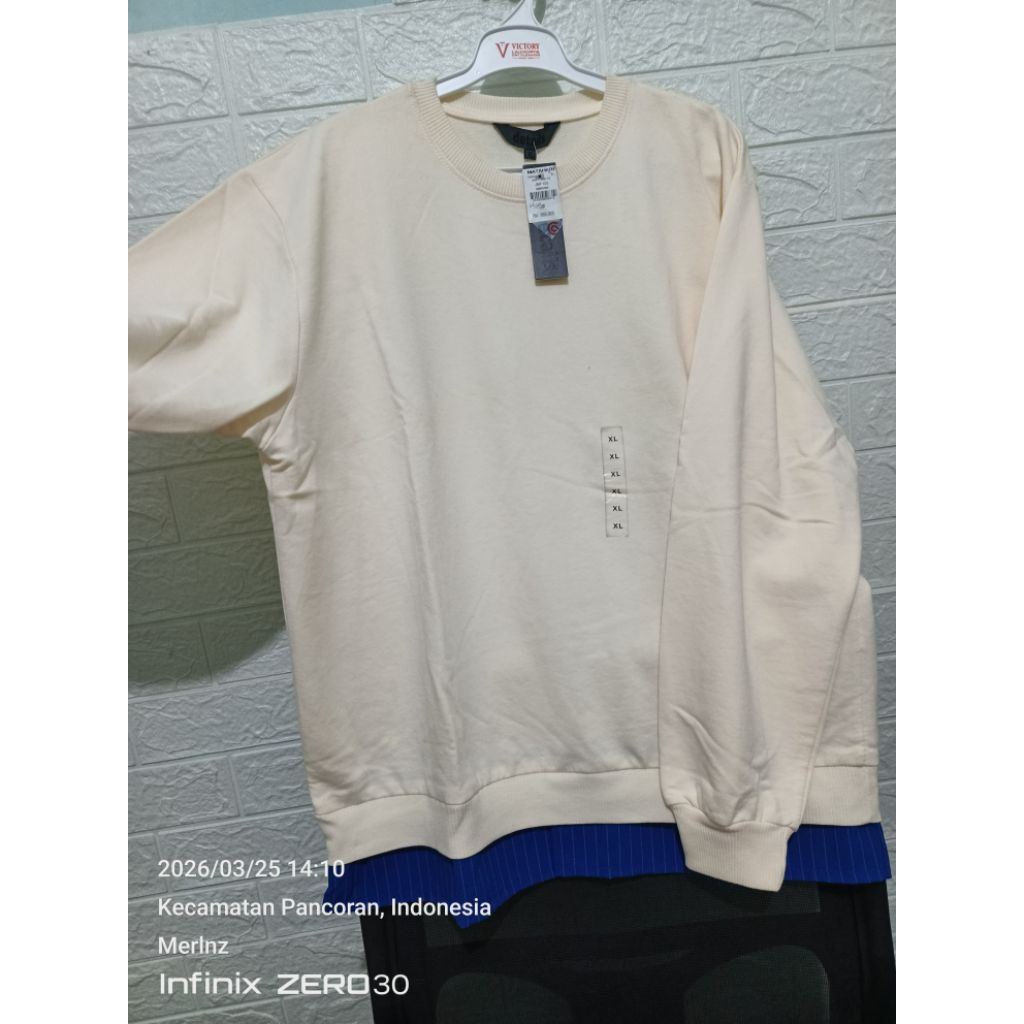 Sweater Laki2 size XL VANILL dari DETAILS