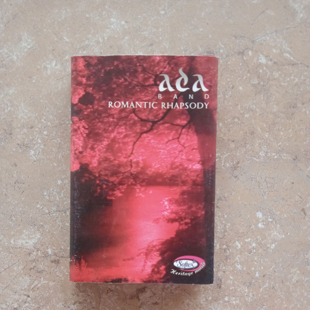 Kaset Pita Ada Band "Romantic Rhapsody"