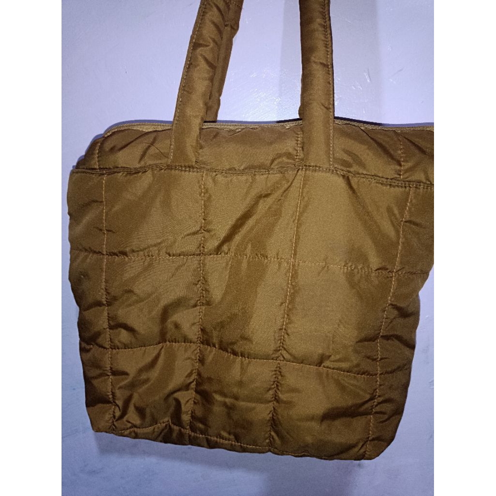 Preloved Puffy Bag