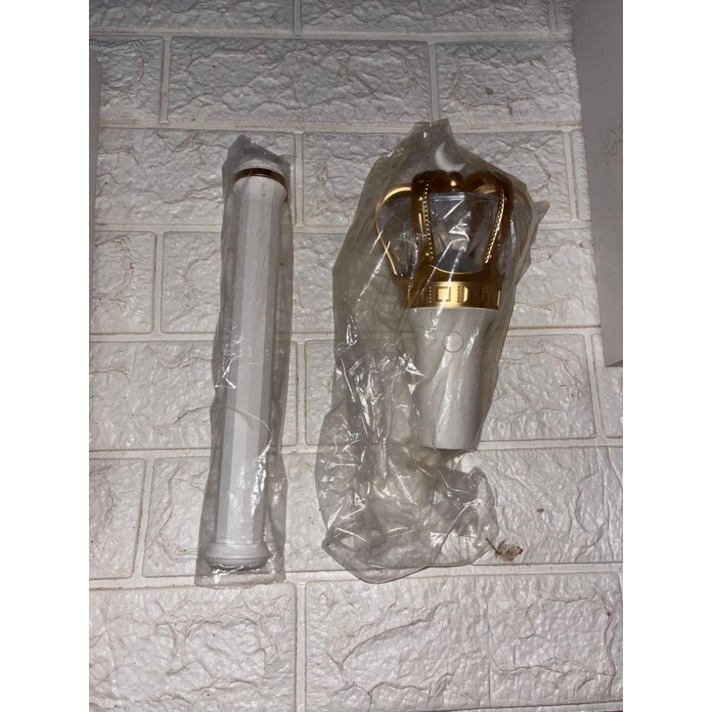 OFFICIAL LOONA LIGHTSTICK Orbit Bong High Bong