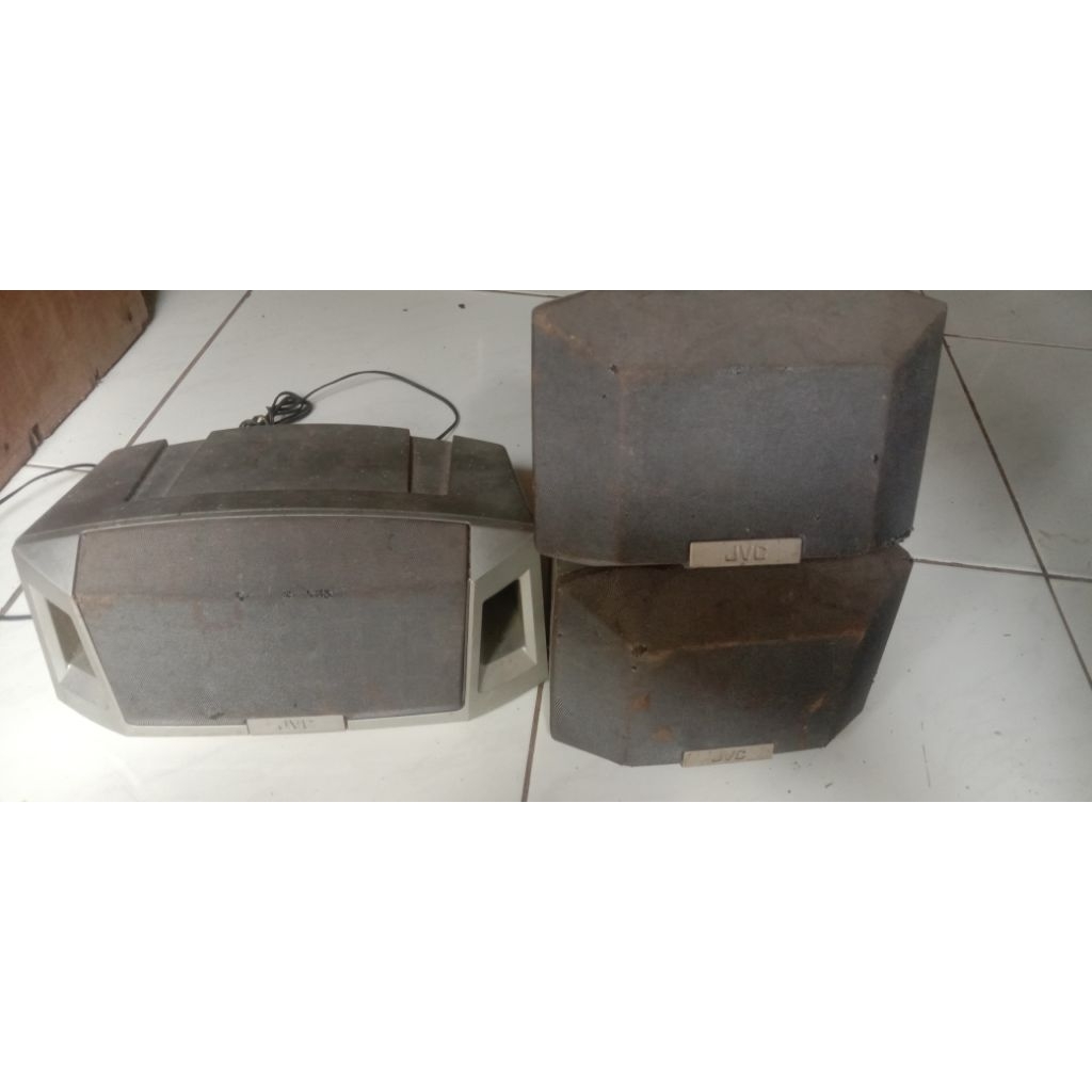 1 center 2 surround JVC speaker