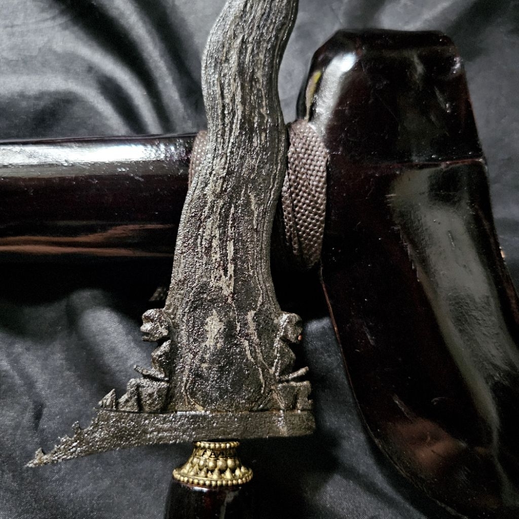 Keris Omyang Luk 13 Pamor Banyu Mili