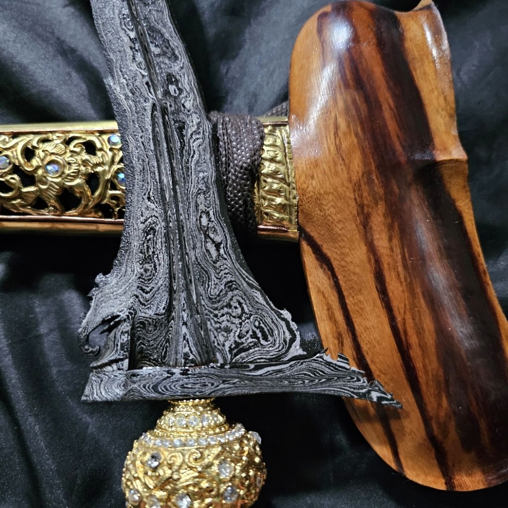 Keris Anoman Luk 5 Pamor Pedaringan Kebak