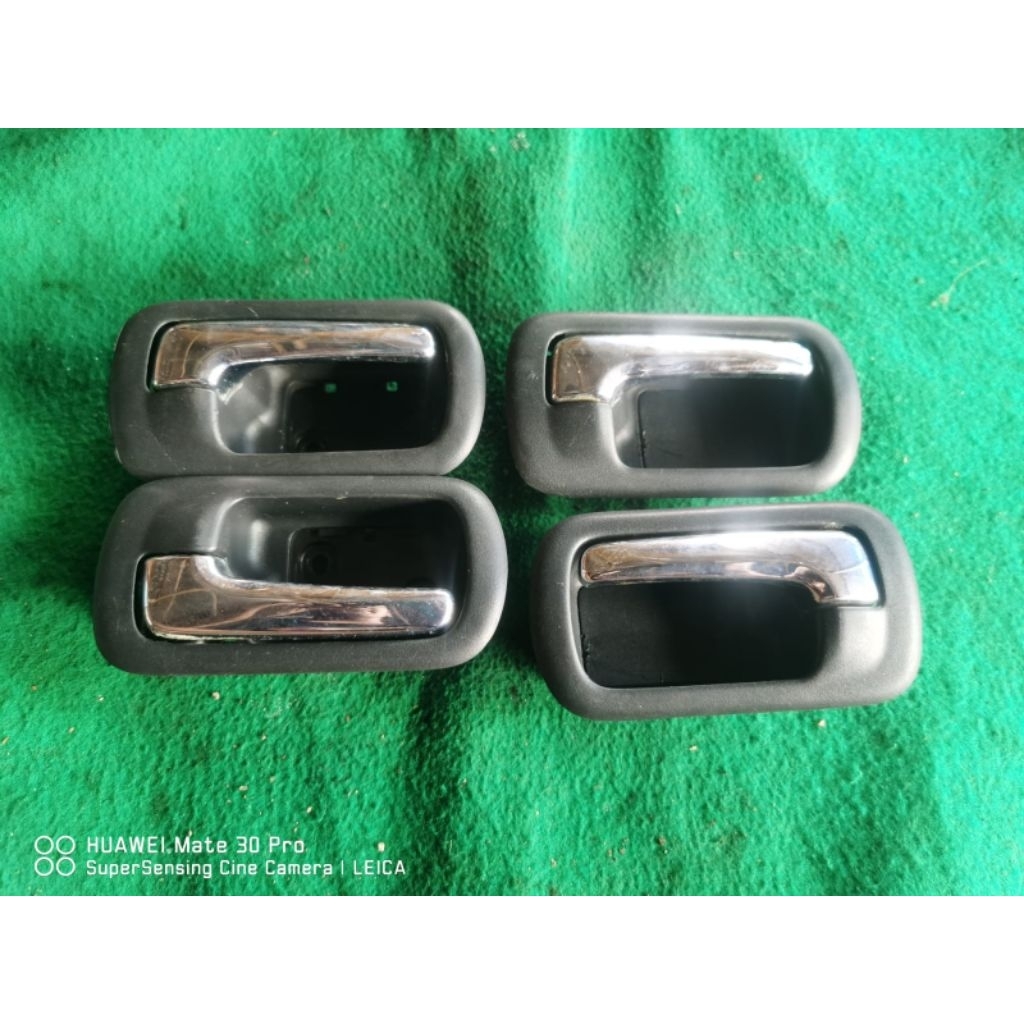 handel dalam Honda Stream 2.0