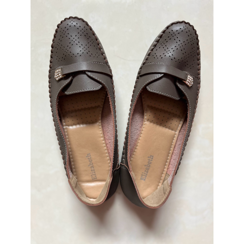 Preloved Flat shoes Elizabeth