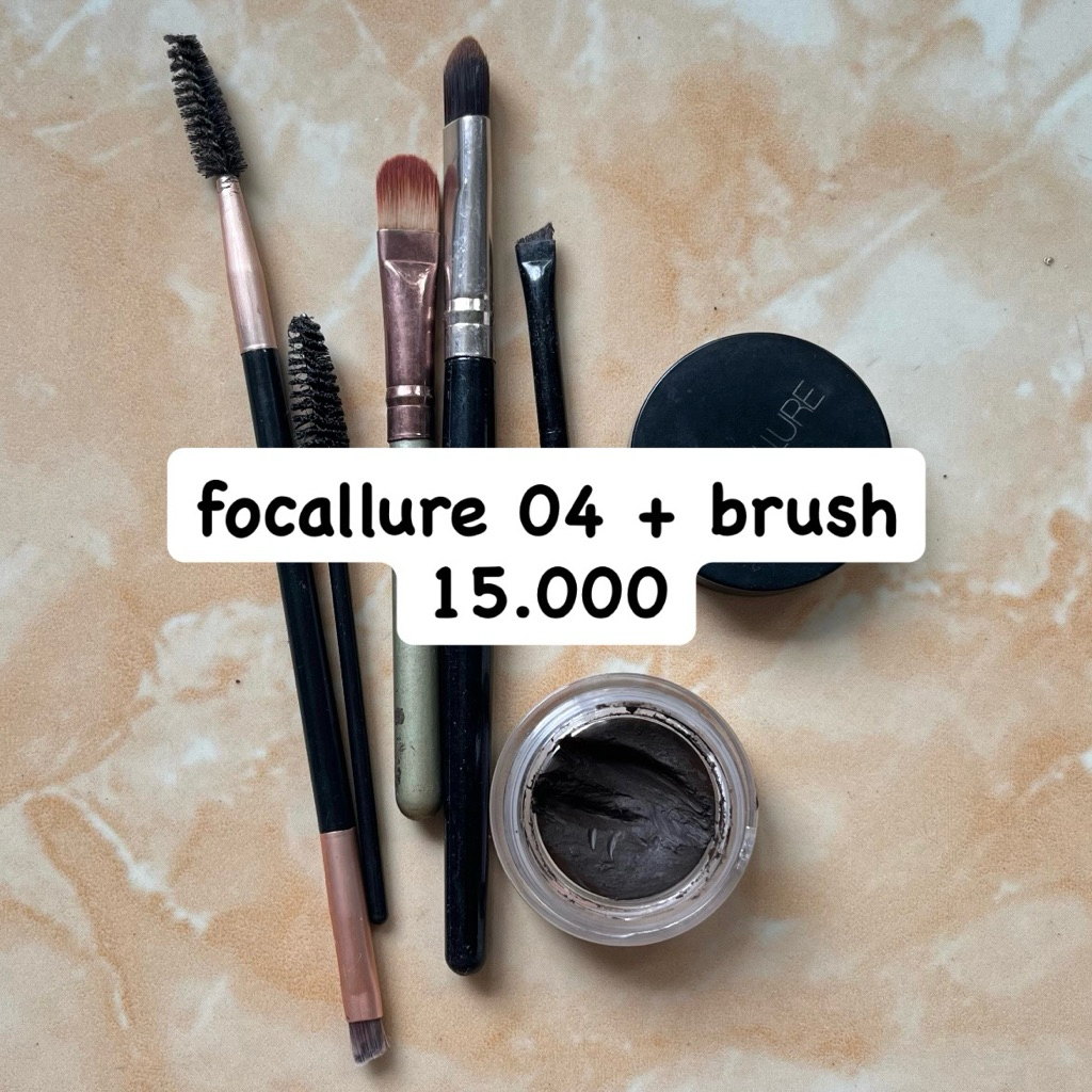 Preloved Focallure + brush
