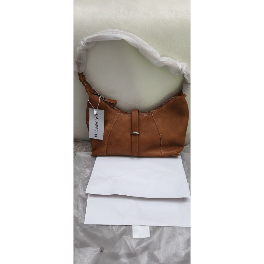 Tas wanita slempang La Festin suede