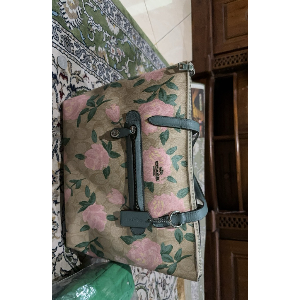 PRELOVED PL COACH CAMO ROSE SIGNATURE TAYLOR TOTE ORI