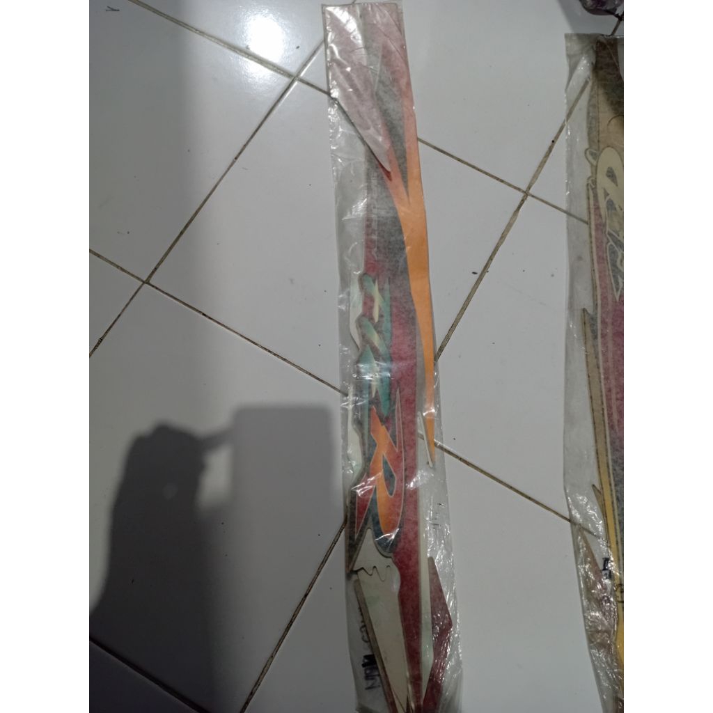 striping yamaha f1zr merah silver