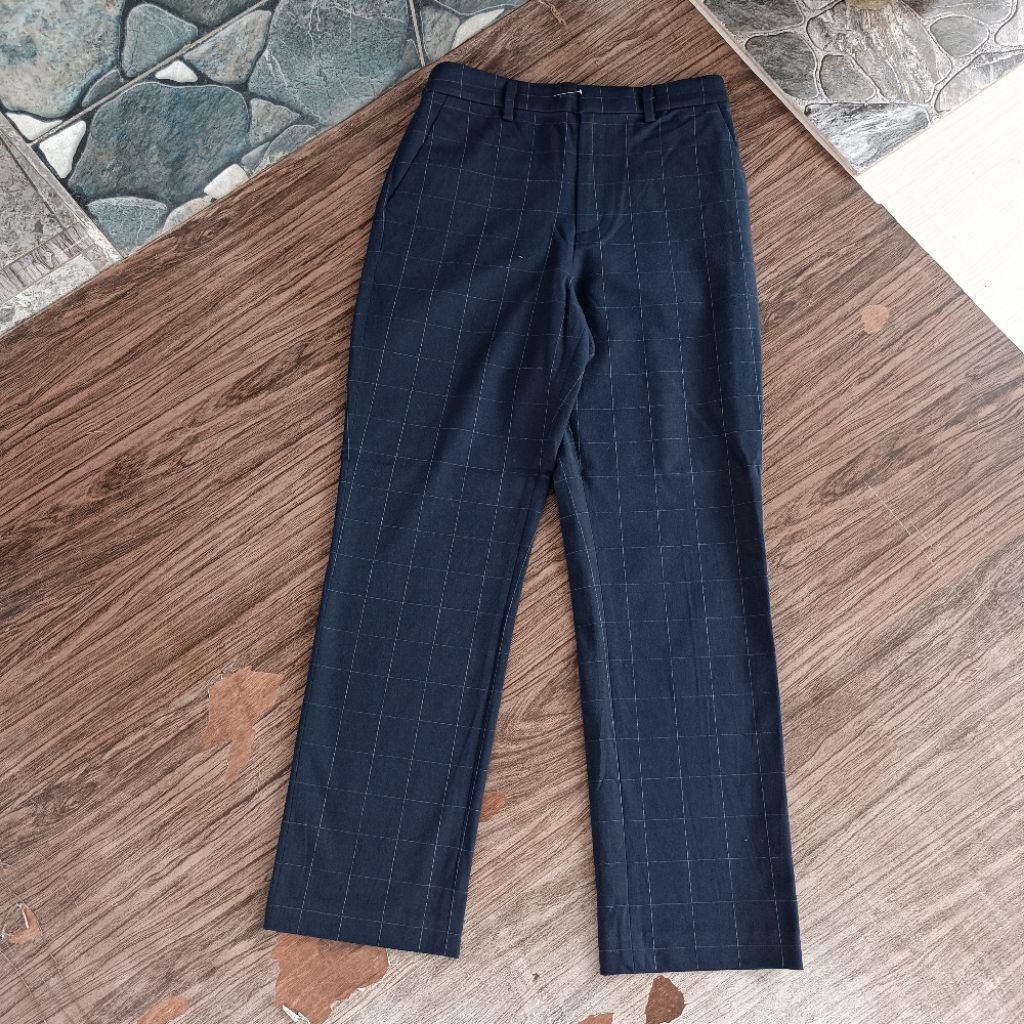 ankle pants uniqlo navy tartan cakepp ( sz 27 perhatikan pxl)