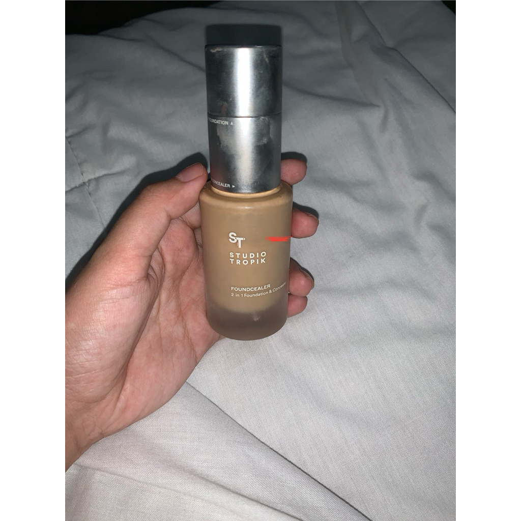 preloved studio tropik foundcealer N02