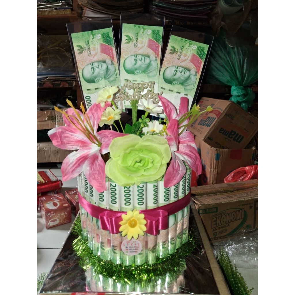 Roluxia Money cake uang mainan Hadiah cantik murah istimewa cowok cewek kado spesial lamaran khitan 
